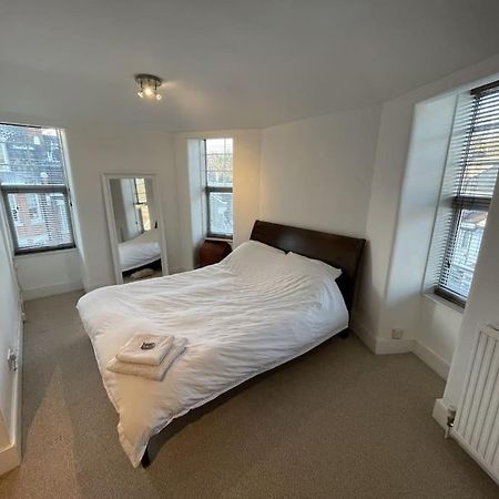 Spacious Two Bedroom Flat In Prestigious Highgate. London Kültér fotó