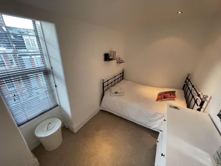 Spacious Two Bedroom Flat In Prestigious Highgate. London Kültér fotó
